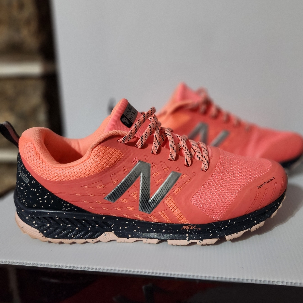 New Balance Women's FuelCore Nitrel V1 Trail Running Shoe Sneaker Size 10